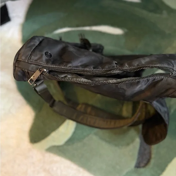 Lululemon Carry Onward Rucksack (12L) Black Camo - Picture 4 of 5